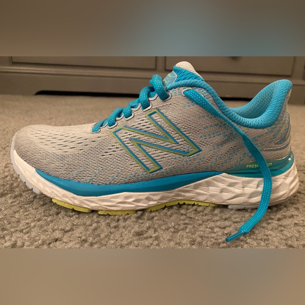New Balance women’s sneakers size 7.5